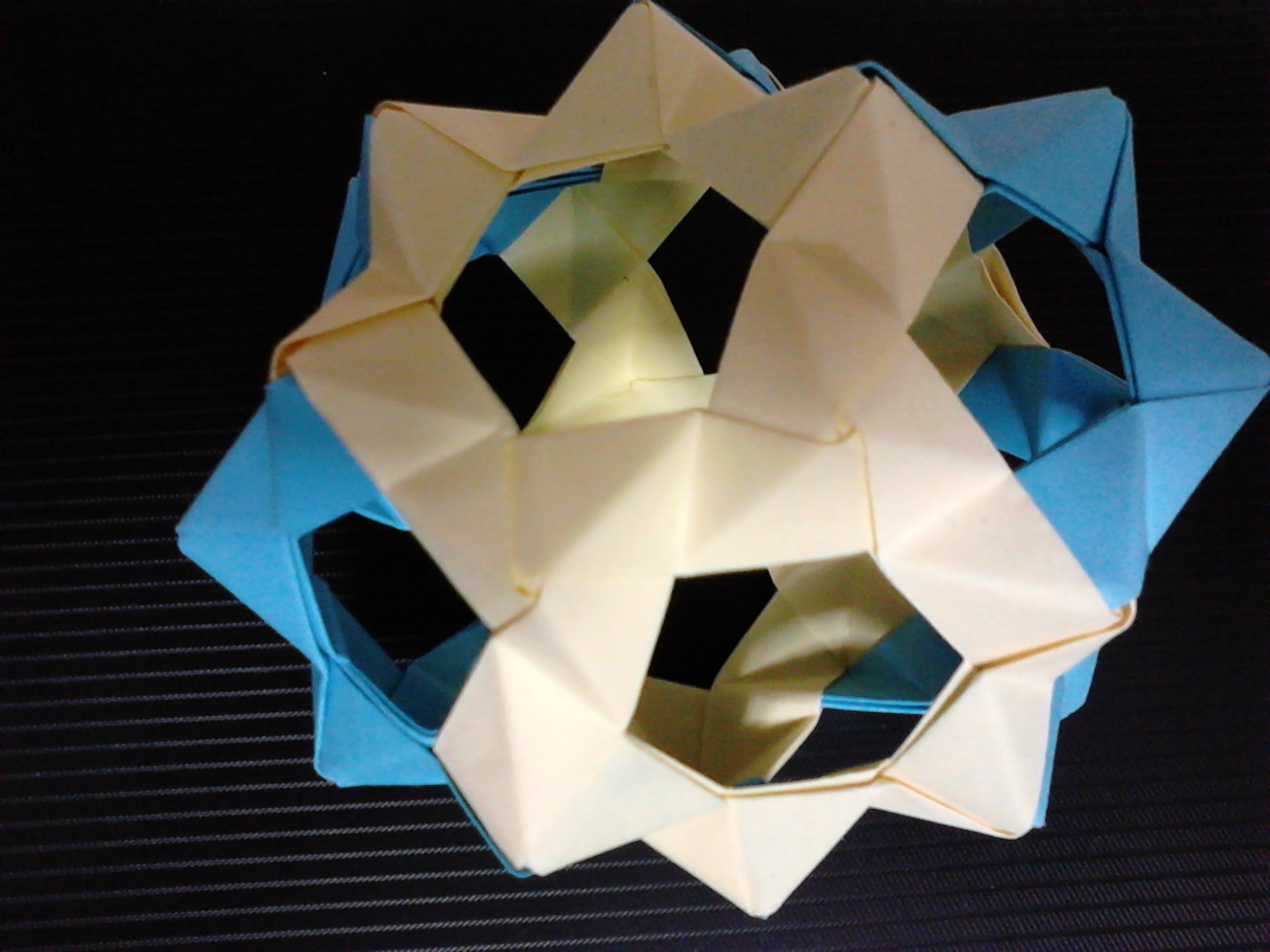 Fullerene, 4 hexagons